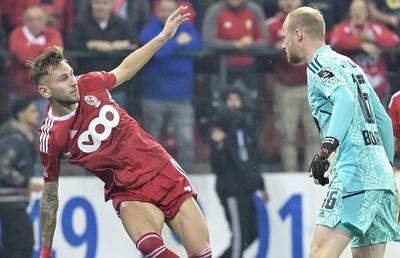 Derby abandonat! Haos la meciul următoarei adversare a FCSB-ului în Europa » Filmul incidentelor: Drăguș, pus pe scandal