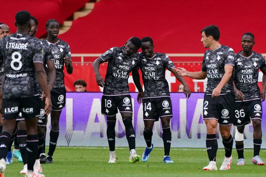 Lamine Camara Boloni a mai descoperit un superpuști: a marcat primul gol în Ligue 1 cu un șut de la 58 de metri!