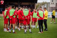 Întâlnire cu scântei între suporterii lui Dinamo și jucători: „Bani ne-a ignorat și a tăiat-o! Burcă era furios, avea 7 culori la față”