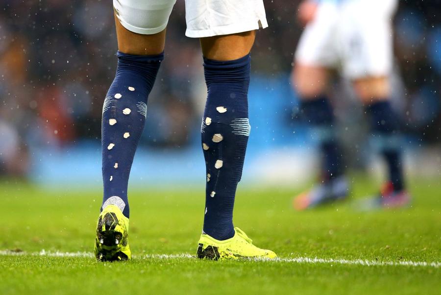 Kyle Walker, într-un meci din decembrie 2018 între Manchester City și Everton // foto: Guliver/gettyimages „Asta e o modă doar în România!” » Au Dică și Panduru dreptate în privința lui Tavi Popescu? Adevărul din spatele unui fenomen inedit