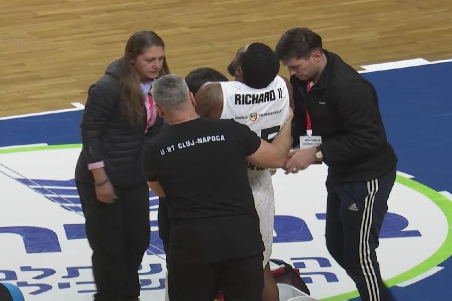 Patrick Richard, accidentat/Captură foto: EuroLeague TV Accidentare gravă pentru căpitanul lui U-BT Cluj-Napoca în duelul cu Hapoel Ierusalim