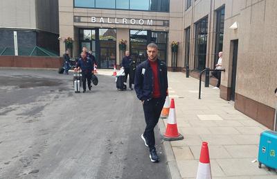 FCSB a ajuns, în sfârșit, la Glasgow! Imagini de la sosirea campioanei României » Mesajul scurt al lui Tavi Popescu