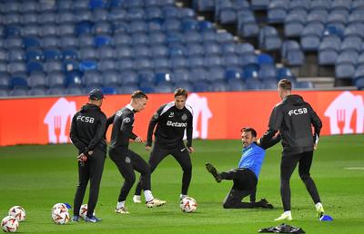 Trei idei de la antrenamentul lui FCSB pe „Ibrox Park”: Charalambous, Ngezana și Celtic, personajele serii
