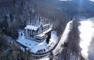 Întâmpină Noul An pe Transfăgărășan la Valea cu Pești