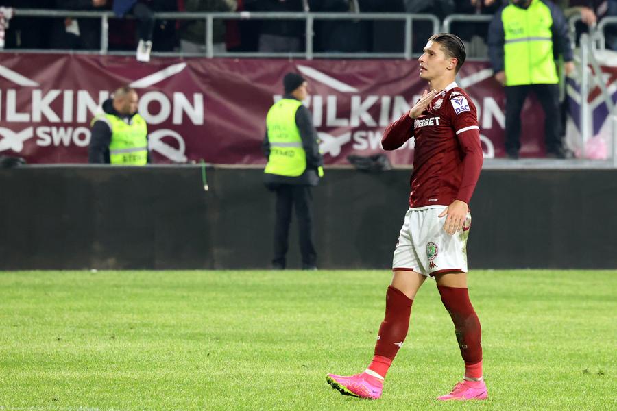 Alexandru Dobre FOTO: Ionuț Iordache (GSP) Accidentare de ultimă oră înainte de CFR Cluj - Rapid » Jucătorul lui Șumudică, OUT din lot