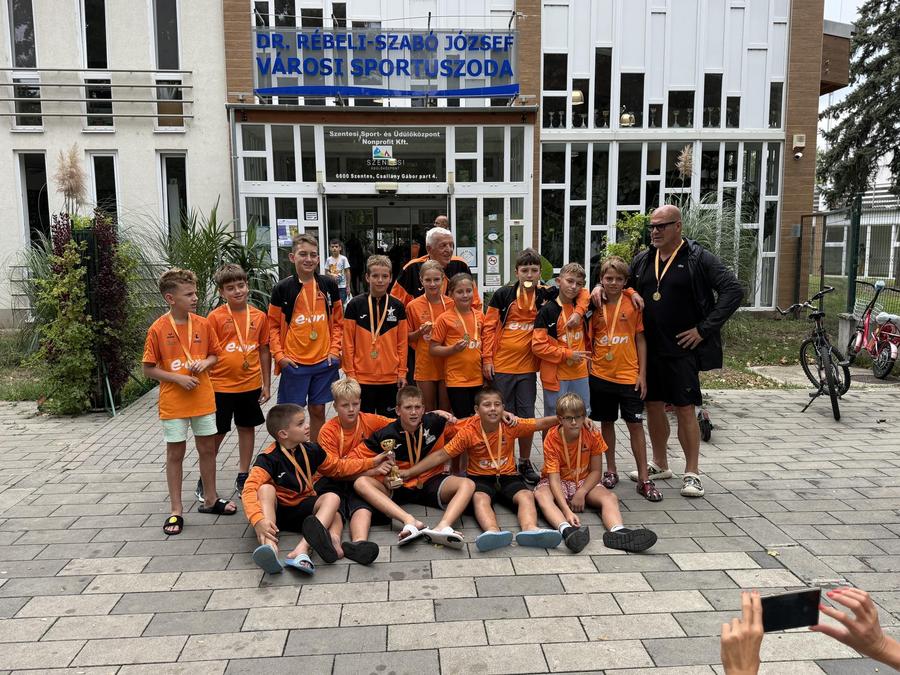 Sorin Șeulean (dreapta) conduce clubul Partizan din Tg. Mureș, fiind și vicepreședintele federației de polo Episod stupefiant la un turneu U14: antrenorul a sărit la bătaie și l-a agresat pe arbitru! + „Copilul ăla a primit un pumn în gât, au venit cu masca de oxigen”