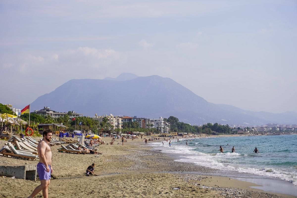 Cum arată Alanya, orașul unde Gică Hagi a ales să se mute