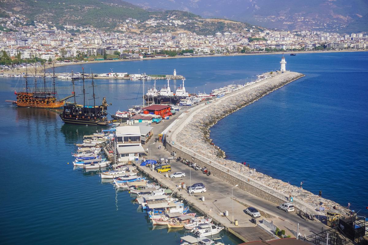 Cum arată Alanya, orașul unde Gică Hagi a ales să se mute