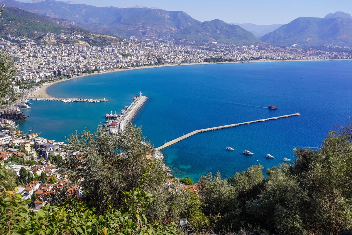 Cum arată Alanya, orașul unde Gică Hagi a ales să se mute