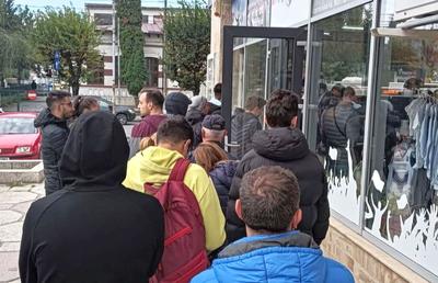 Dinamo bulversează un oraș întreg! Bilete cu buletinul, cozi și „vânătoare de vrăjitoare” la case! Marea temere existentă