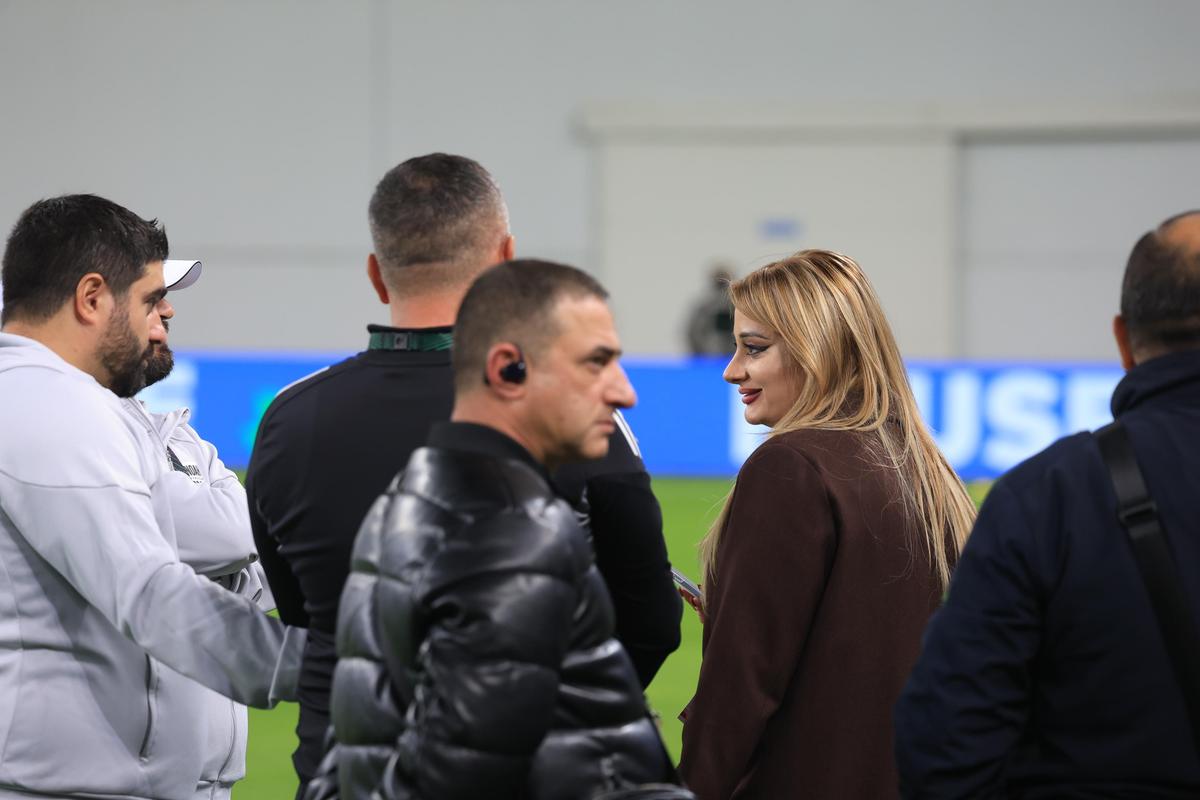 Anna a venit la Craiova - Noah și a fost în centrul atenției pe „Oblemenco” » Cum a fost surprinsă