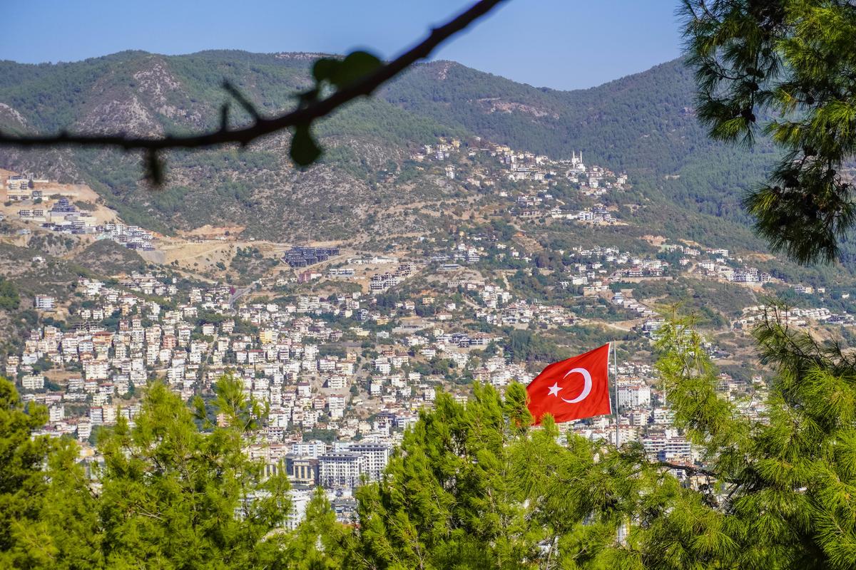 Cum arată Alanya, orașul unde Gică Hagi a ales să se mute