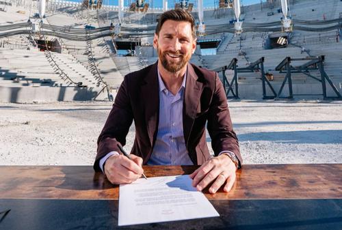 Anunțul oficial a fost făcut de Inter Miami printr-un clip video cu mesajul „Este acasă”, filmat chiar în noul stadion aflat încă în construcție - Freedom Park, arena de un miliard de dolari ce va fi inaugurată în 2026. FOTO: Facebook
