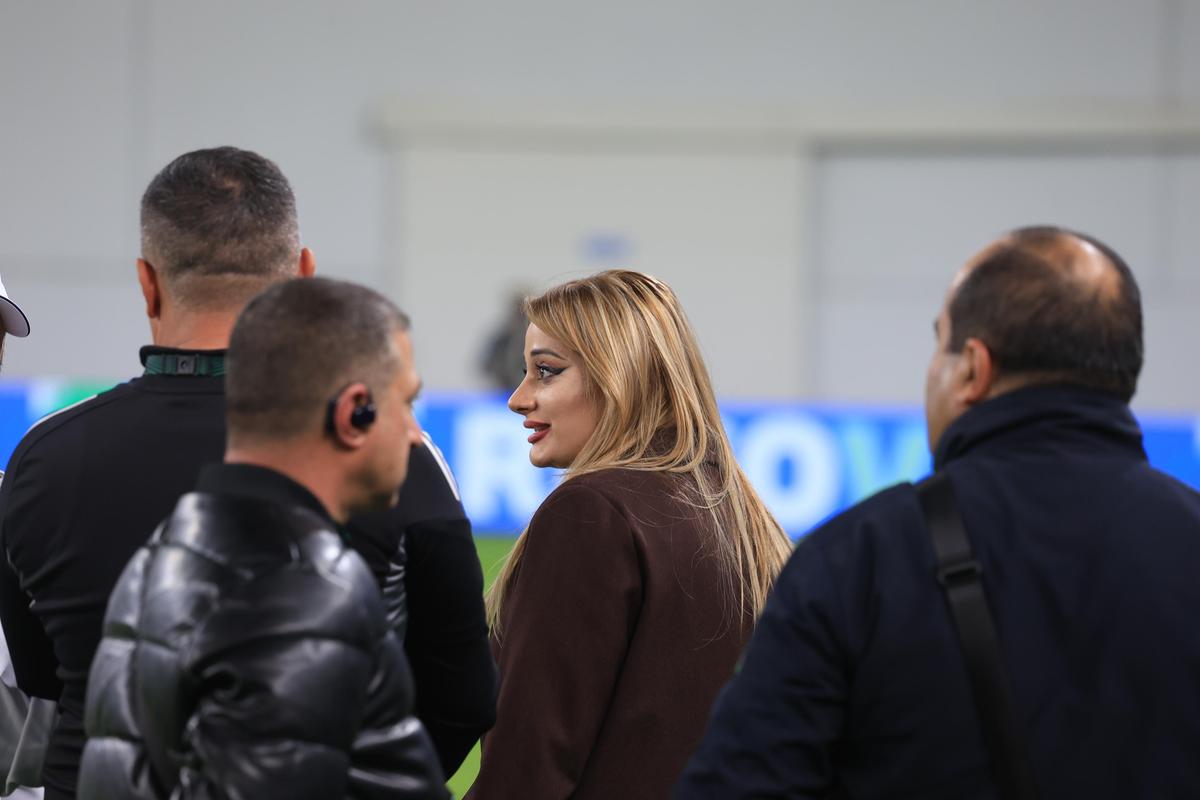Anna a venit la Craiova - Noah și a fost în centrul atenției pe „Oblemenco” » Cum a fost surprinsă
