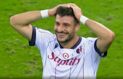 Umilință supremă pentru apărarea celor de la FCSB » Jucătorul de la Bologna l-a imitat pe Zidane în careu, apoi a izbucnit în râs