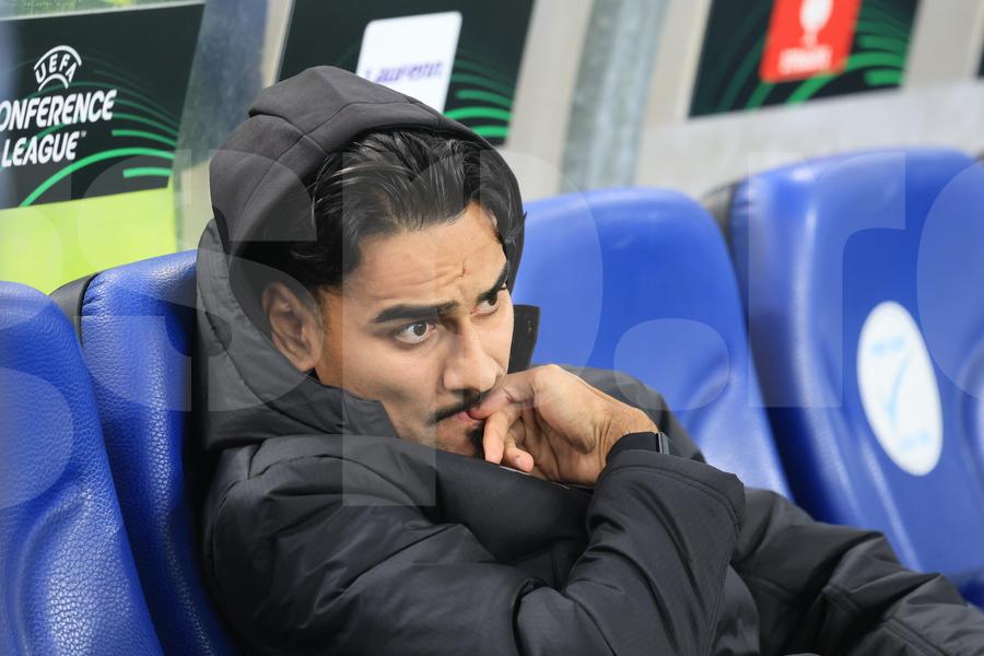 Ștefan Baiaram, trist înainte de Craiova - Noah/ foto Ionuț Iordache (GSP) Înainte de Rapid Viena - Craiova, Sorin Cârțu a vorbit despre problema fotbalistului: „A avut o perioadă de traumă”