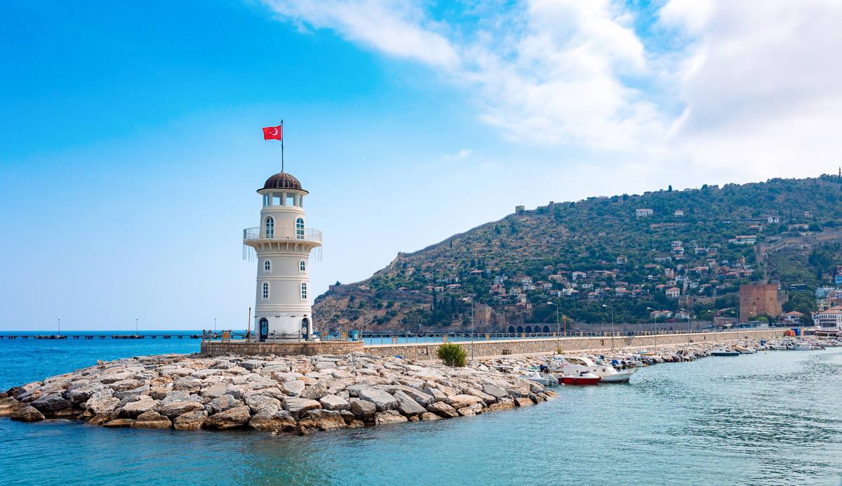 Cum arată Alanya, orașul unde Gică Hagi a ales să se mute