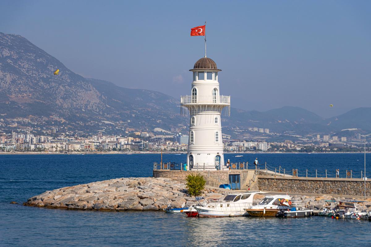 Cum arată Alanya, orașul unde Gică Hagi a ales să se mute