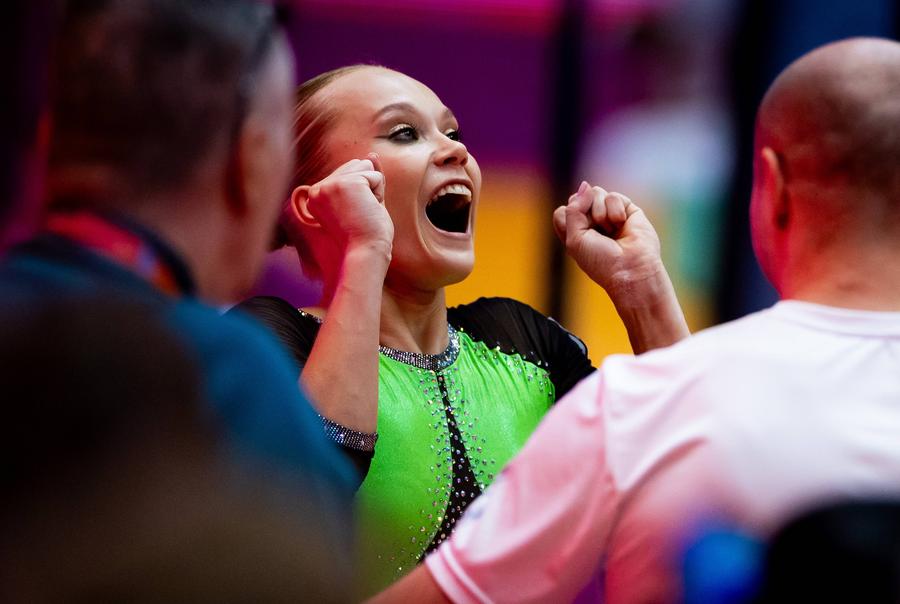 Suspans până în ultima clipă la Campionatele Mondiale de la Jakarta » Angelina Melnikova s-a impus la individual compus