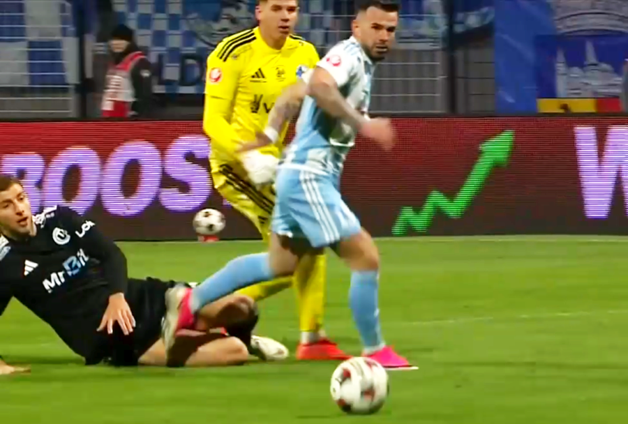 Lukic, gol în Corvinul - U Cluj / FOTO: Captură TV @Prima Sport 1 Jovo Lukic, după 3 goluri marcate în Corvinul - U Cluj: „Am avut noroc!”
