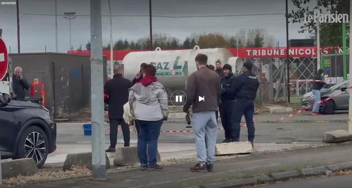 Atac sângeros în Paris: un bărbat a deschis focul dintr-o mașină!