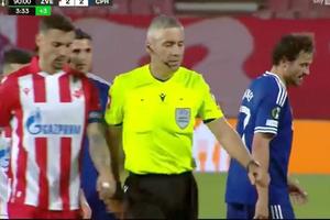 Scandal în vecini! Radu Petrescu, înconjurat de jucători după decizia controversată din finalul meciului