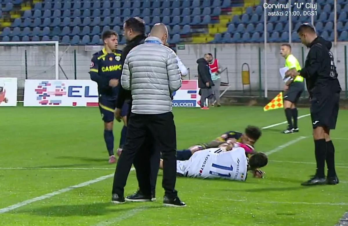 Decizie de neînțeles la Botoșani: talpă în față sub ochii arbitrului, dar nu a fost eliminat!