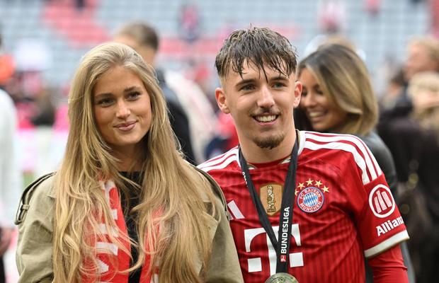 Șefii lui Bayern sunt îngrijorați de idila lui Lennart Karl cu Zoe