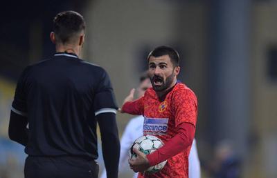 Gaz Metan - FCSB. Crețu a cedat în startul meciului! S-a dus glonț la asistent: „Ce «hei, hei»?! P*** mea!”
