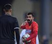 Valentin Crețu (31 de ani), fundaș stânga, a avut o ieșire nervoasă în minutul 5 al partidei Gaz Metan - FCSB // Captură: Digi Sport