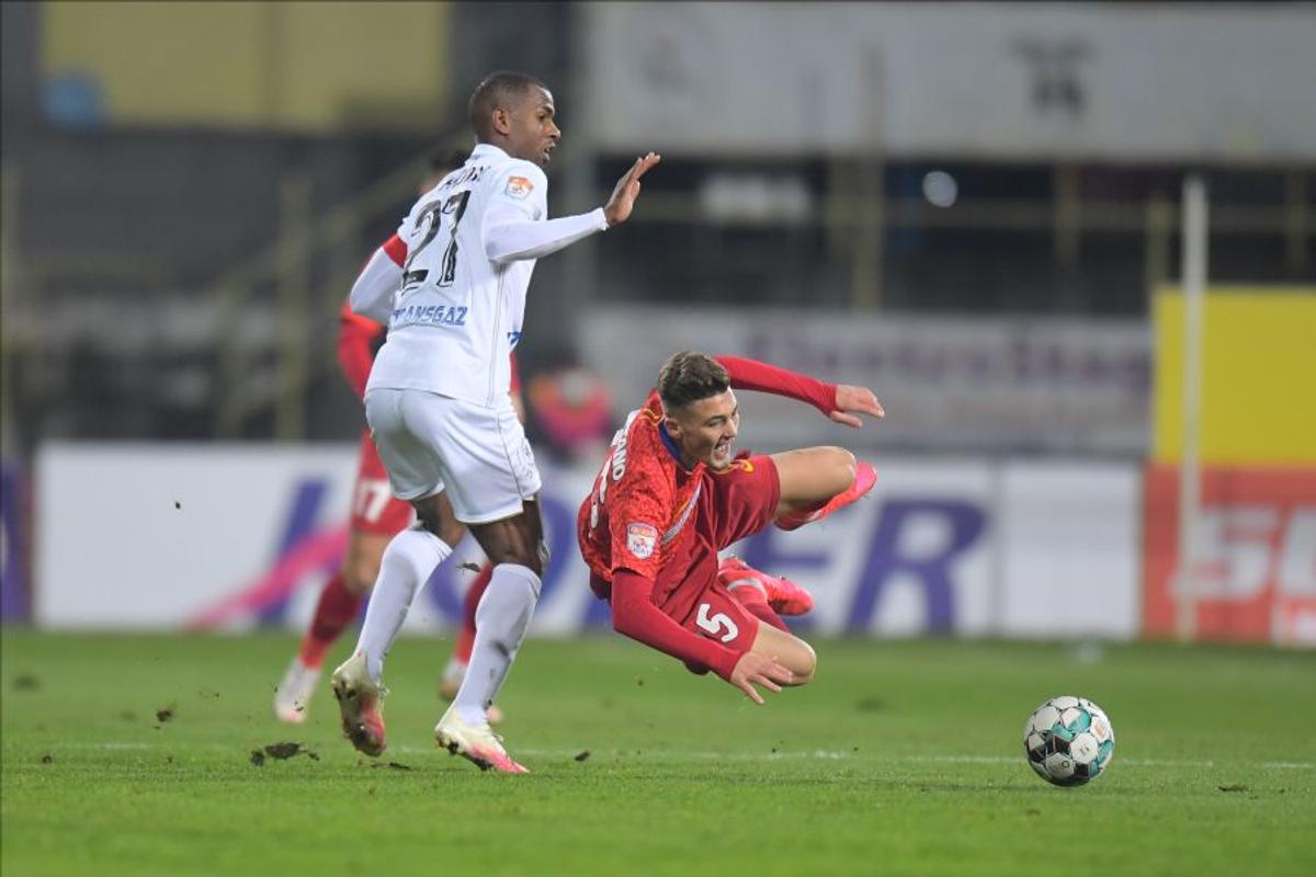 FCSB » Florin Tănase a refuzat prelungirea contractului! Gigi Becali: „I-am zis «Ia 5.000 de euro pe lună în plus la salariu și mai semnează pe doi ani». Știi ce mi-a răspuns?”