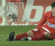 Dennis Man, 22 de ani, a ieșit de pe teren în minutul 28 al meciului dintre Gaz Metan și FCSB, acuzând probleme fizice.