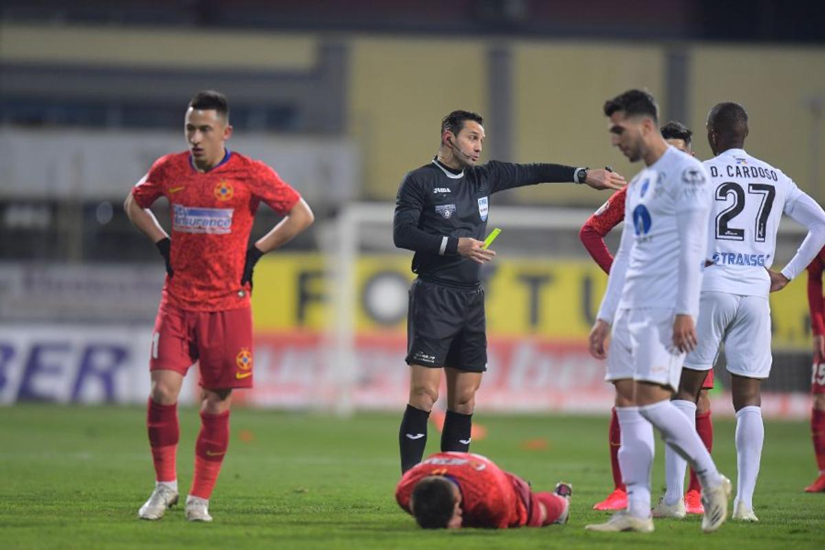 Gaz Metan - FCSB. Crețu a cedat în startul meciului! S-a dus glonț la asistent: „Ce «hei, hei»?! P*** mea!”