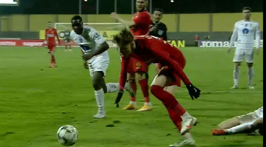 FCSB a învins-o pe Gaz Metan, scor 3-2, în ultimul meci al rundei cu numărul 11 din Liga 1. Duelul a fost decis în minutul 90, când Octavian Popescu a căzut în careu, în urma unui contact cu Butean. Colțescu a dictat penalty, transformat ulterior de Buș.