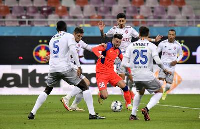 FCSB - Botoșani: 2 pauză, 1 final! Pont sau ficțiune? » 4 detalii care confirmă, dar și infirmă ipoteza uluitoare lansată în direct