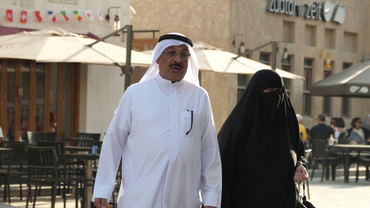 Corespondență din Qatar - Fotbalul pune Hijab, Burka și Niqab lângă fusta-mini și buricul gol