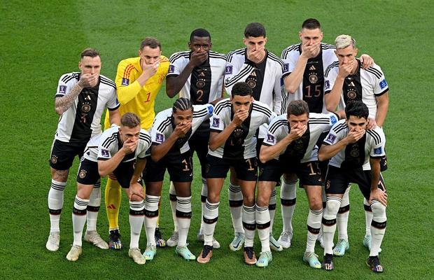 Protest in corpore al fotbaliștilor Germaniei » Una dintre cele mai de impact imagini ale acestui Mondial