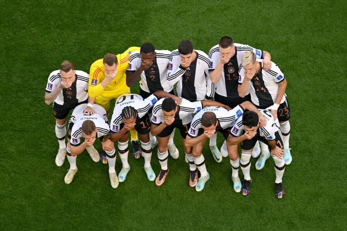 Protest in corpore al fotbaliștilor Germaniei » Una dintre cele mai de impact imagini ale acestui Mondial