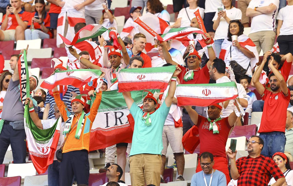 Gazeta a făcut topul celor mai spectaculoși suporteri de la Mondial » Mexicanii au transformat Doha, însă fanele Iranului fură toate privirile