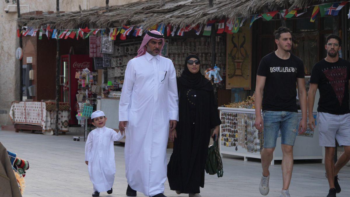 Corespondență din Qatar - Fotbalul pune Hijab, Burka și Niqab lângă fusta-mini și buricul gol