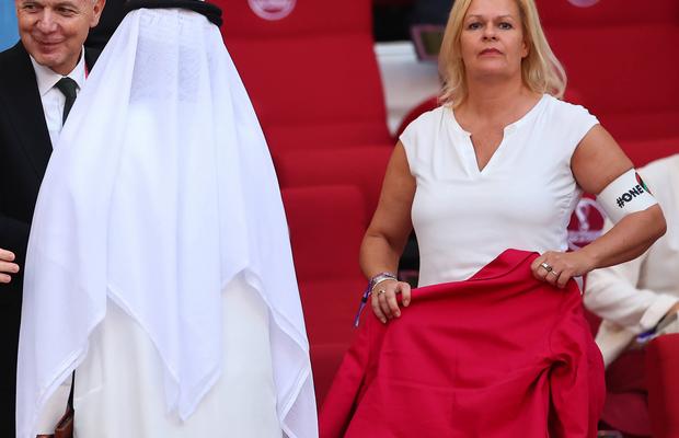 Ministrul Germaniei, gest sfidător în fața lui Infantino și a șeicilor! Imaginea din tribune e virală