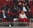 Nancy Faeser, Ministrul de Interne al Germaniei, cu banderola „One Love” lângă Infantino, foto: Imago