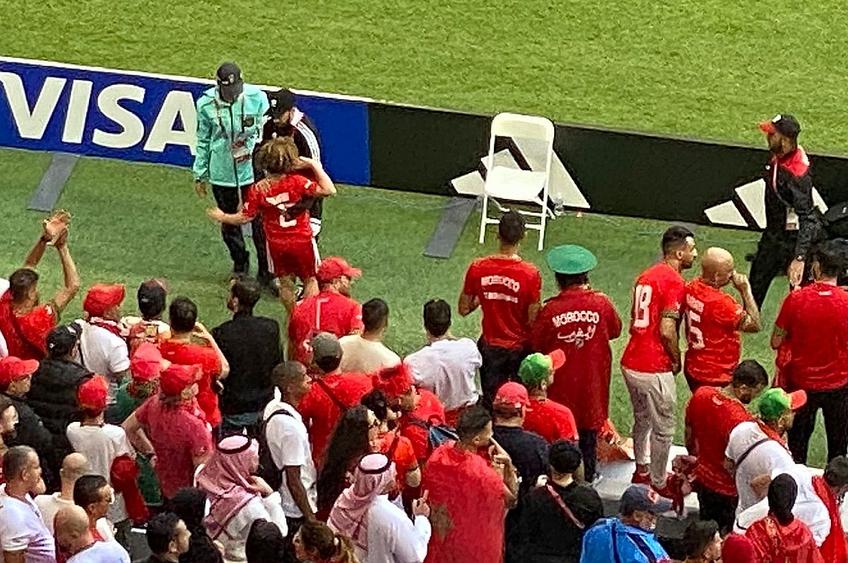 Maroc și Croația au remizat, 0-0, în primul meci din grupa F de la Campionatul Mondial din Qatar. La final, un adolescent marocan a încercat, fără succes, să intre pe teren.