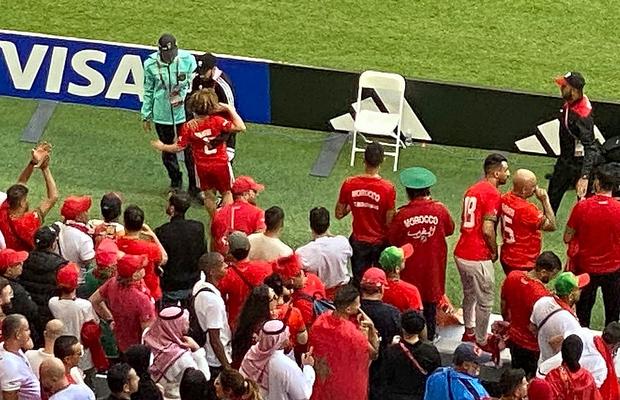 Un marocan a sărit din tribune și a vrut să intre pe teren după Maroc - Croația » Cum s-a încheiat incidentul