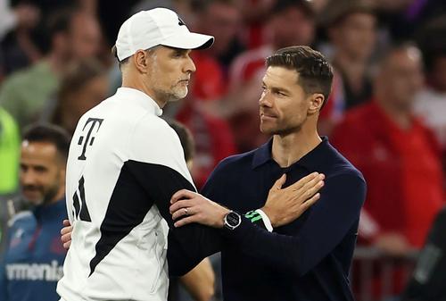 Xabi Alonso (dreapta), chiar înaintea unui meci cu Bayern și cu Thomas Tuchel Foto: Guliver/GettyImages