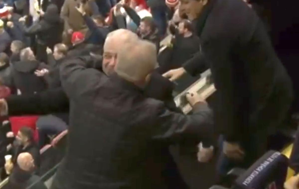 Ce a făcut Anghel Iordănescu în tribune la România - Elveția