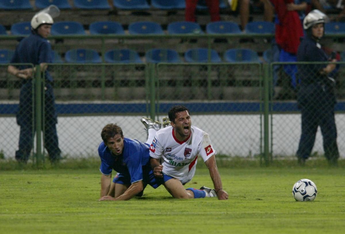 Imagini senzaționale de la primul FCSB - Dinamo din istorie » Burcă a comis-o, Pițurcă în extaz, MM pe garduri + Lupescu s-a însurat în timpul meciului