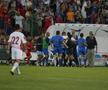 Imagini senzaționale de la primul FCSB - Dinamo din istorie » Burcă a comis-o, Pițurcă în extaz, MM pe garduri + Lupescu s-a însurat în timpul meciului