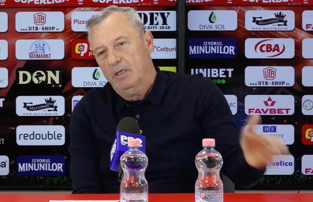 Rednic a anunțat despărțirea de un jucător, înaintea meciului cu Craiova: „A trebuit să reziliem. Ba se antrenează, ba nu se antrenează”