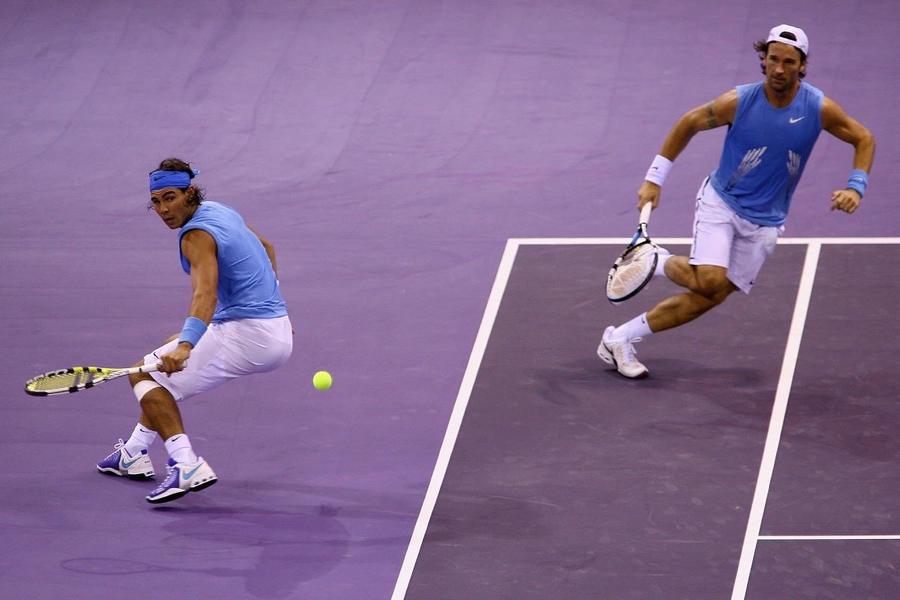 Rafael Nadal și Carlos Moya jucând dublu la Masters-ul 1000 de la Madrid 2008 Foto: Guliver/GettyImages Carlos Moya despre colaborarea cu Rafael Nadal: „Am avut îndoieli, uneori iei decizii sau ai conversații care nu sunt ușoare”